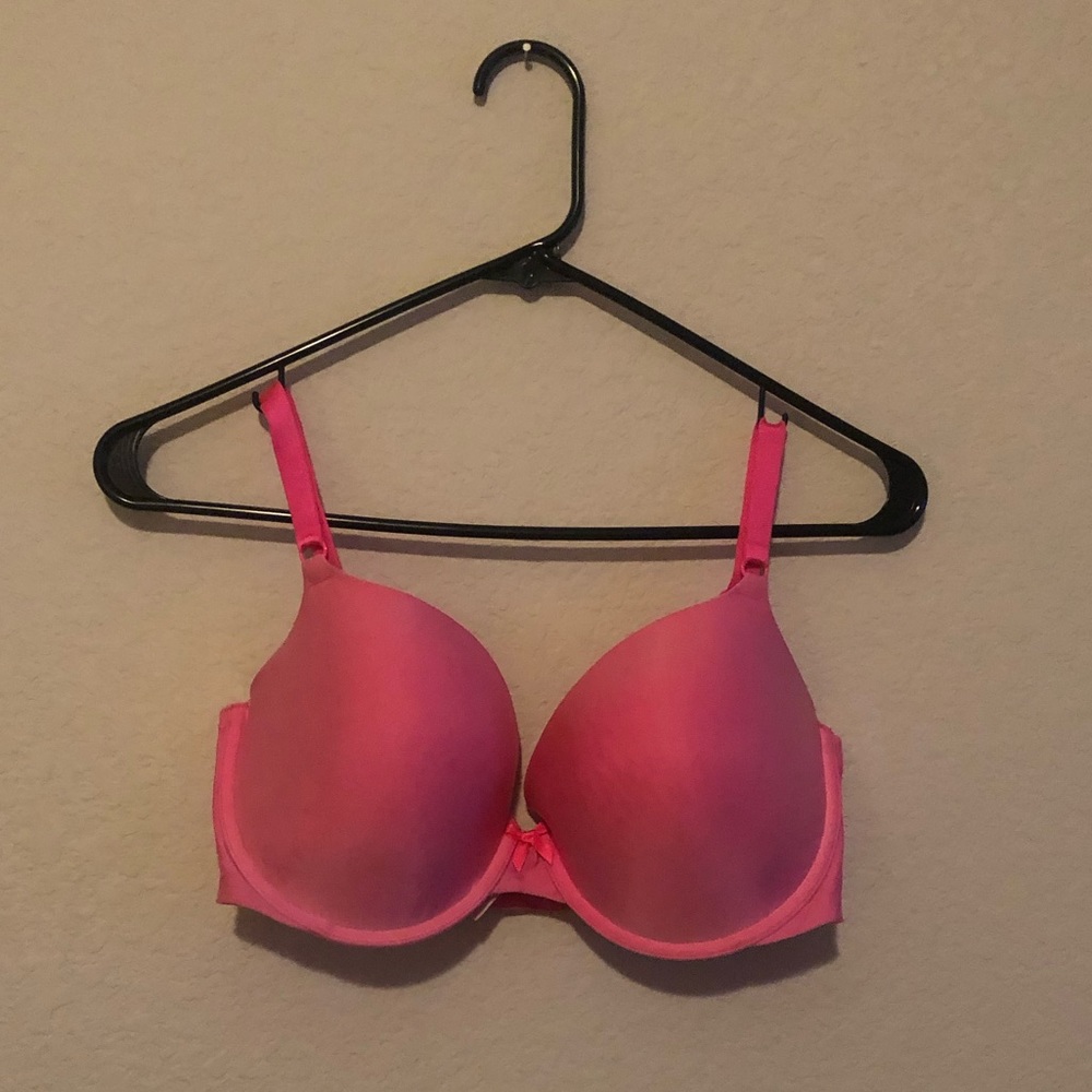 Victoria’s Secret Demi T-shirt bra